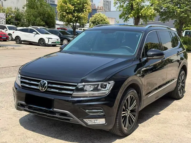 Volkswagen Tiguan L 330TSI Auto 2WD Edition, 2021 — фото 1