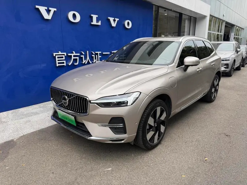Volvo XC60 PHEV T8 4WD Long Range Luxury Edition, 2024 — фото 1