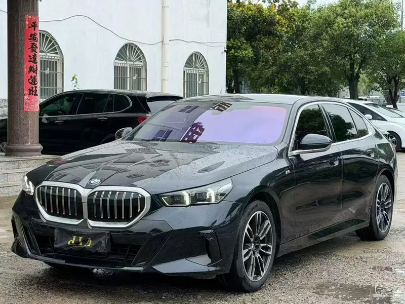 BMW 5-Series, 2024