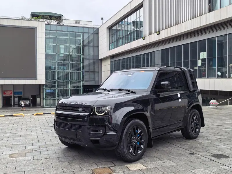 Land Rover Defender, 2023