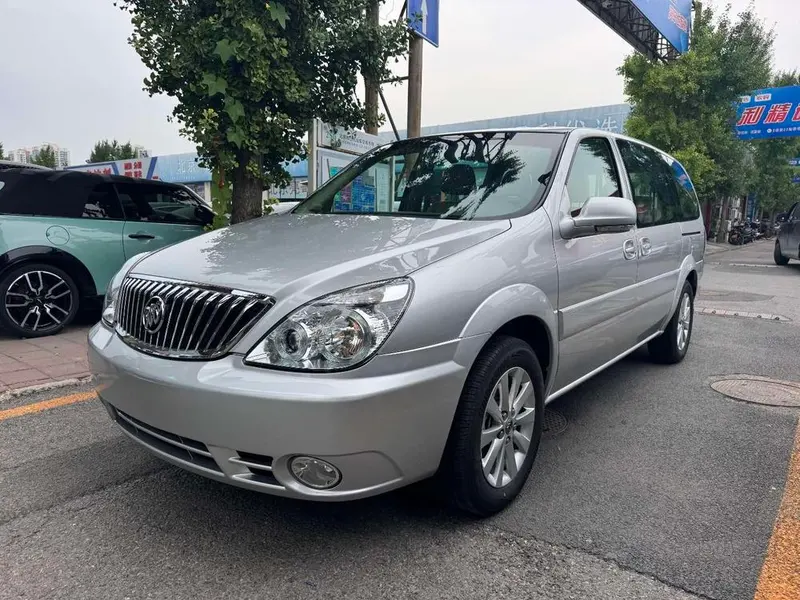 Buick GL8, 2013