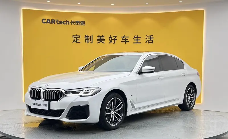 BMW 5-Series, 2022