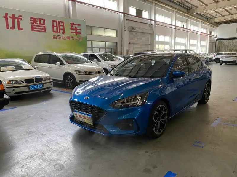 Ford Focus Sedan EcoBoost 180 Auto ST Line, 2020 — фото 1