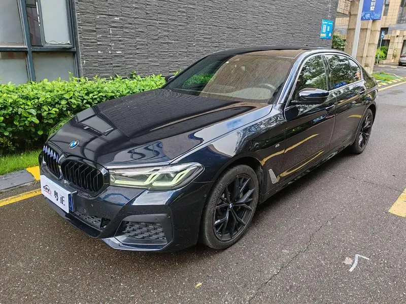 BMW 5-Series, 2022