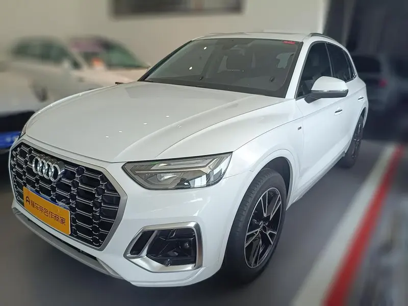 Audi Q5L, 2022