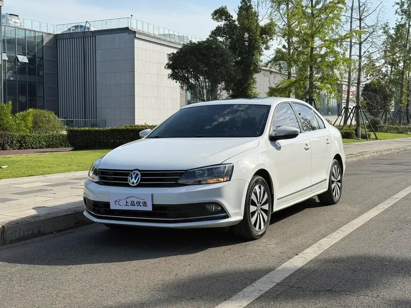 Volkswagen Sagitar 230TSI Auto Comfort Version, 2017 — фото 1