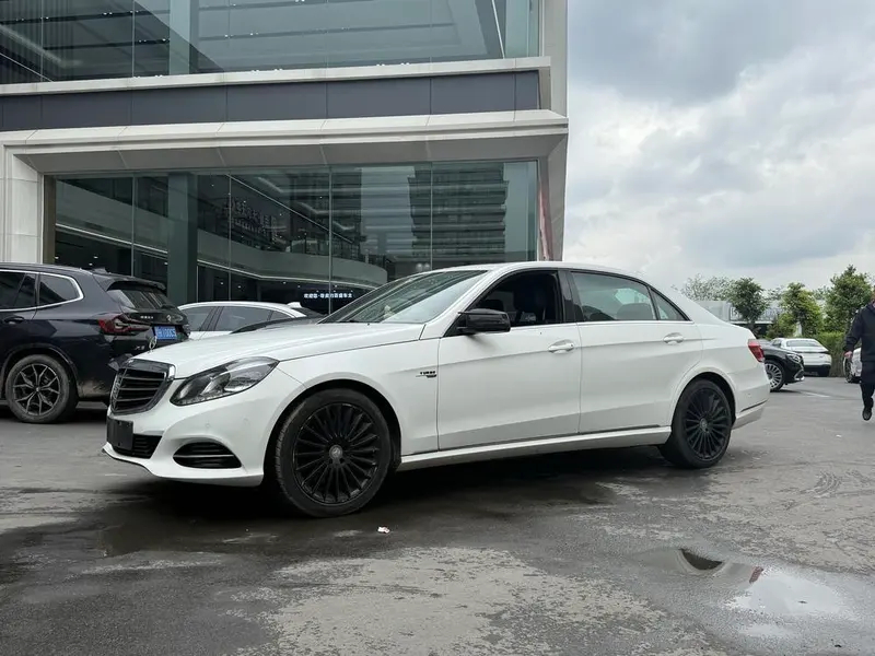 Mercedes-Benz E-Class, 2015
