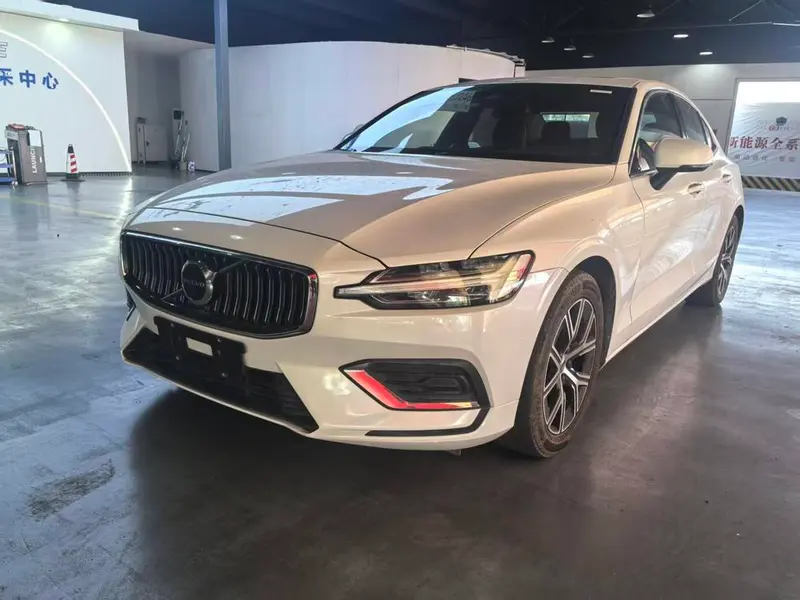 Volvo S60, 2023