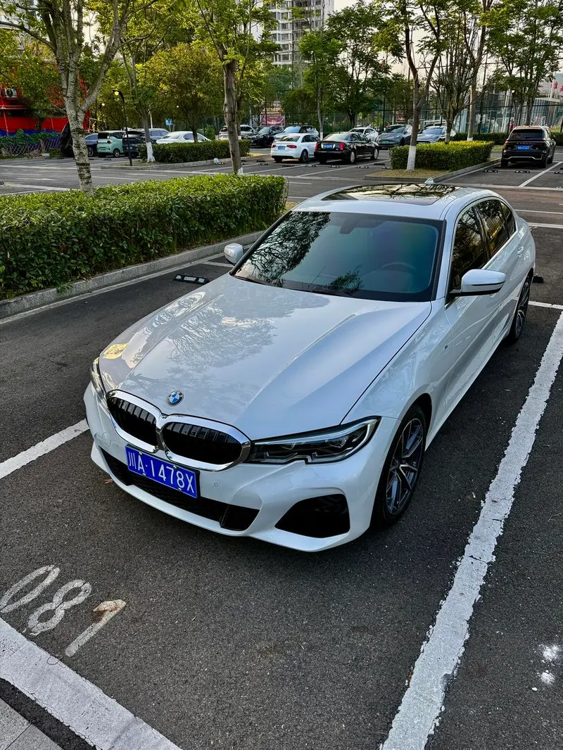 BMW 3-Series, 2022