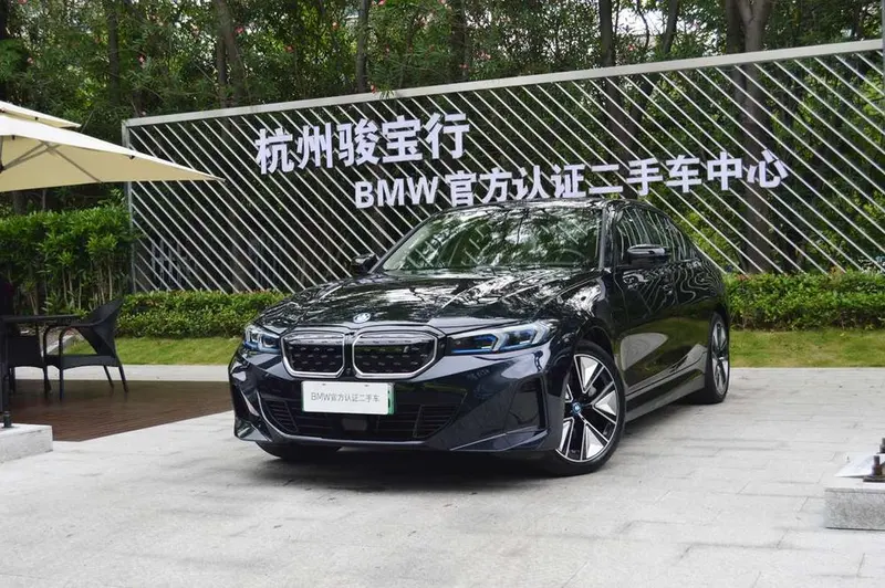 BMW i3 eDrive40L тёмный пакет спортпакет, 2023 — фото 1