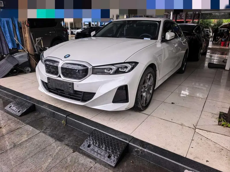 BMW i3 eDrive35L, 2023 — фото 1
