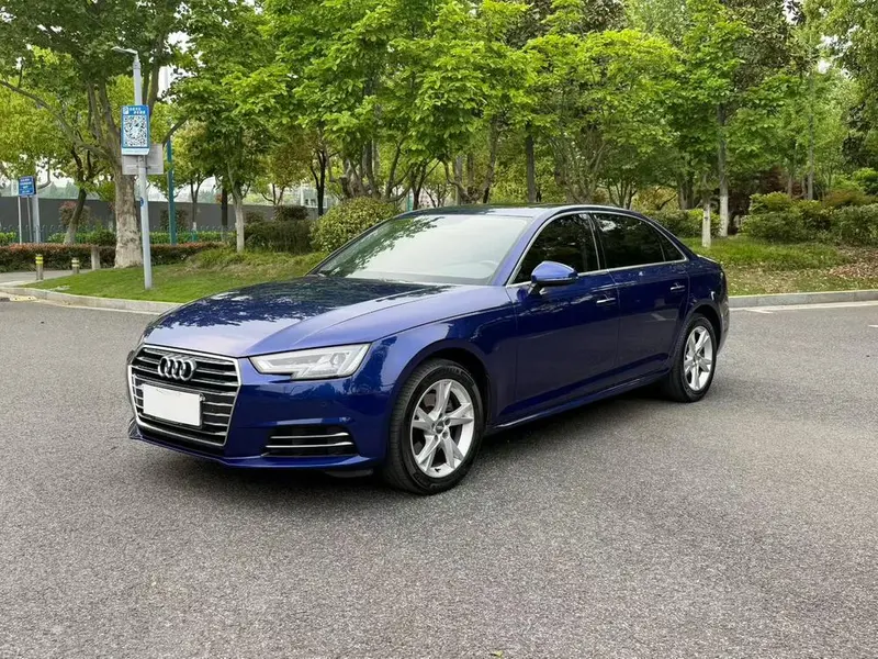 Audi A4L 30 Version 40 TFSI Version, 2018 — фото 1