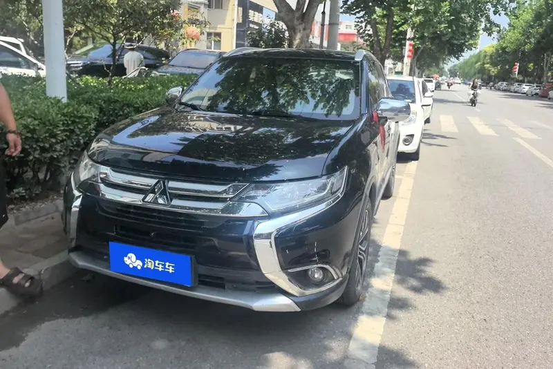 Mitsubishi Outlander, 2016
