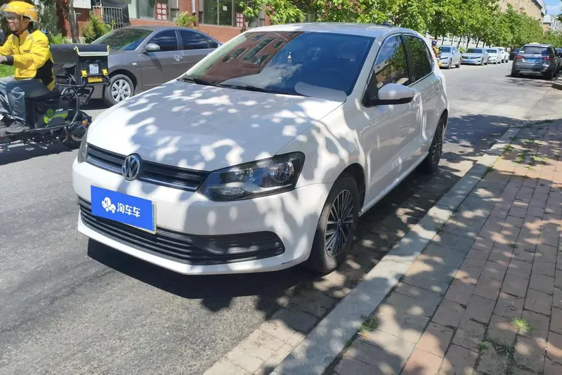 Volkswagen Polo 1.4L Auto Style Version, 2016 — фото 1