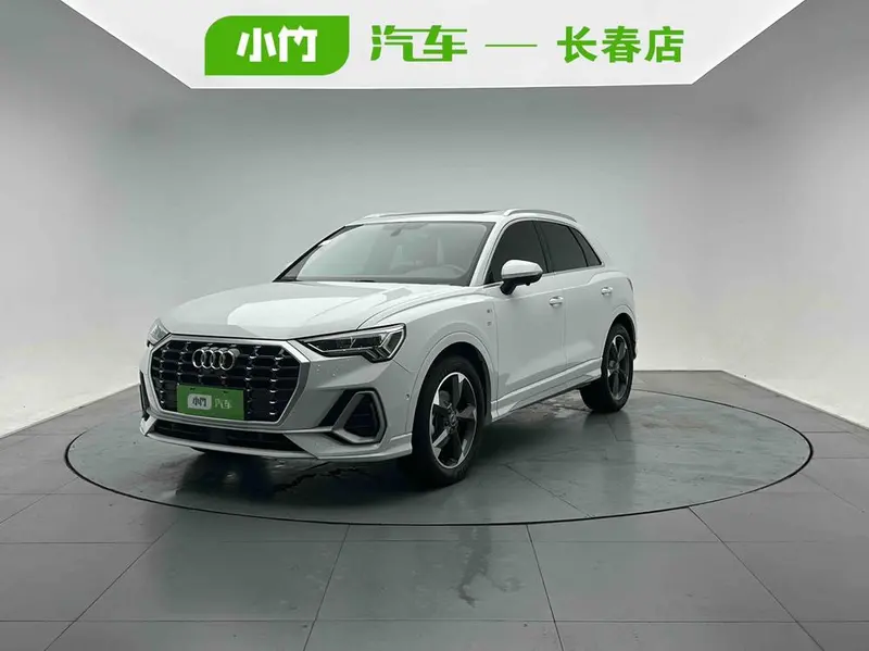 Audi Q3, 2022