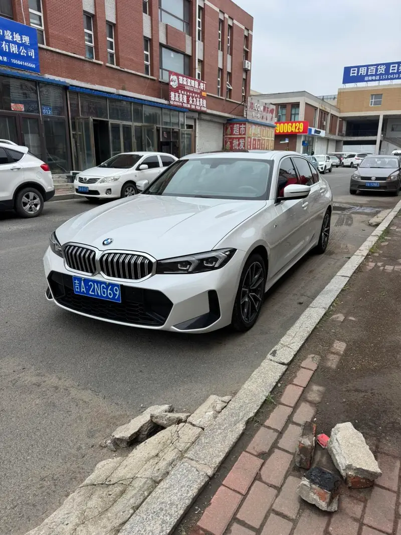 BMW 3-Series, 2023