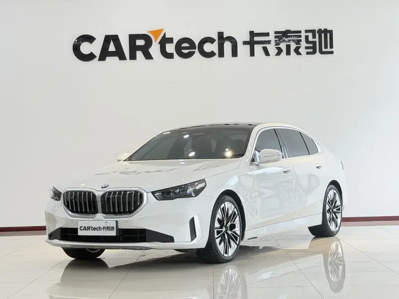 BMW 5-Series, 2024
