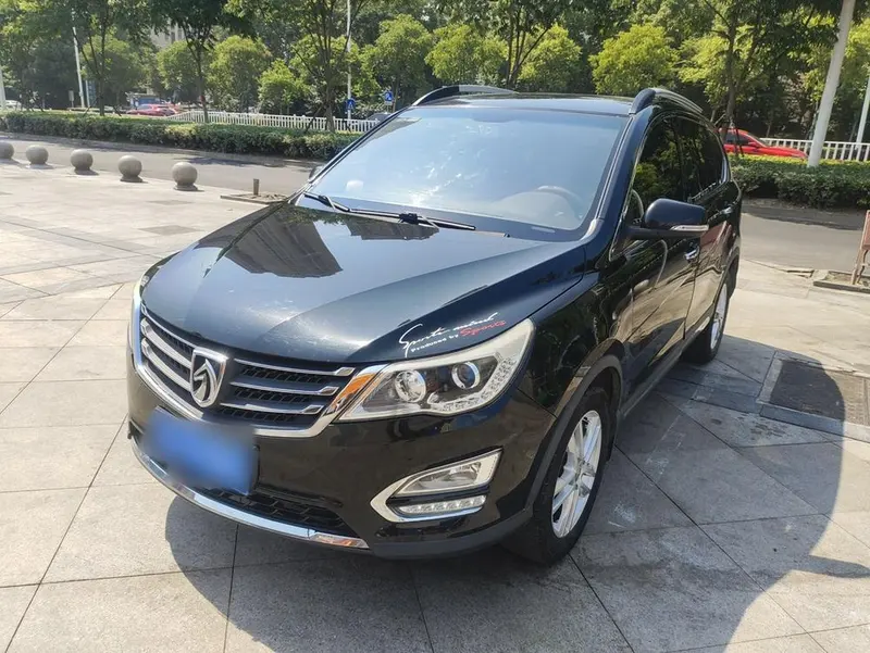 Baojun 560 1.8L Manual Luxury Version, 2015 — фото 1
