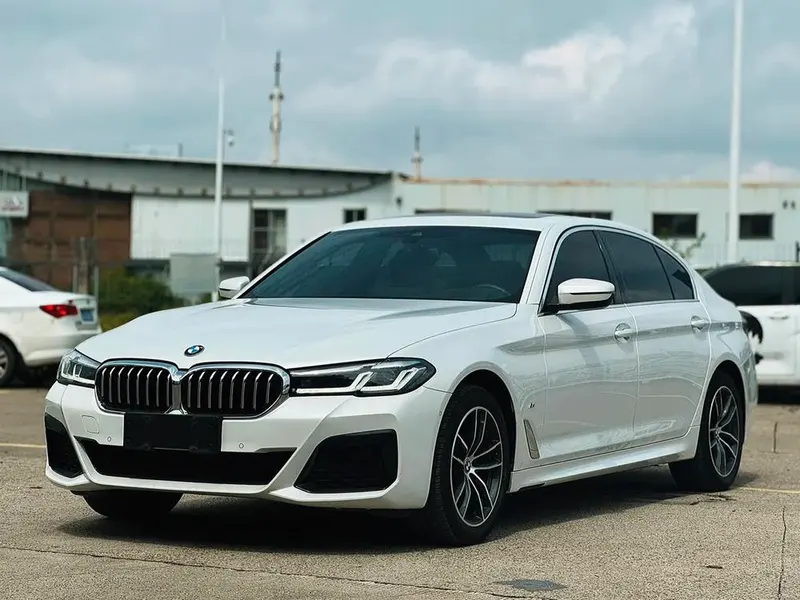 BMW 5-Series, 2022