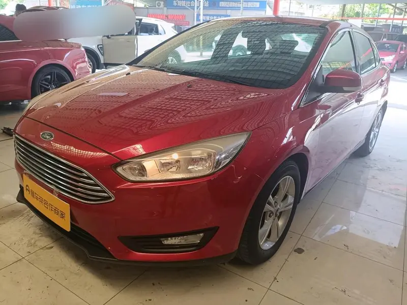 Ford Focus Sedan 1.6L Auto Comfort Version Edition, 2017 — фото 1