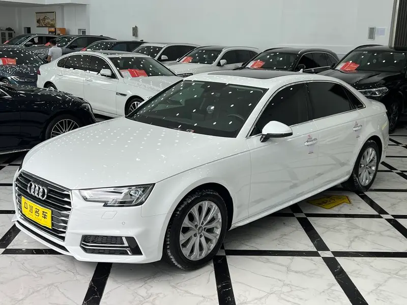 Audi A4L 40 TFSI Version CN6, 2019 — фото 1