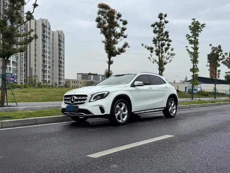 Mercedes-Benz GLA GLA 200 Version, 2017 — фото 1