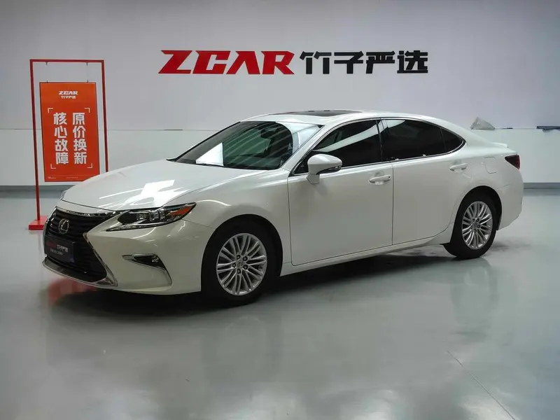 Lexus ES, 2015