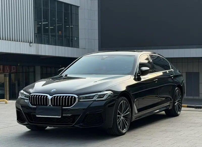 BMW 5-Series, 2022