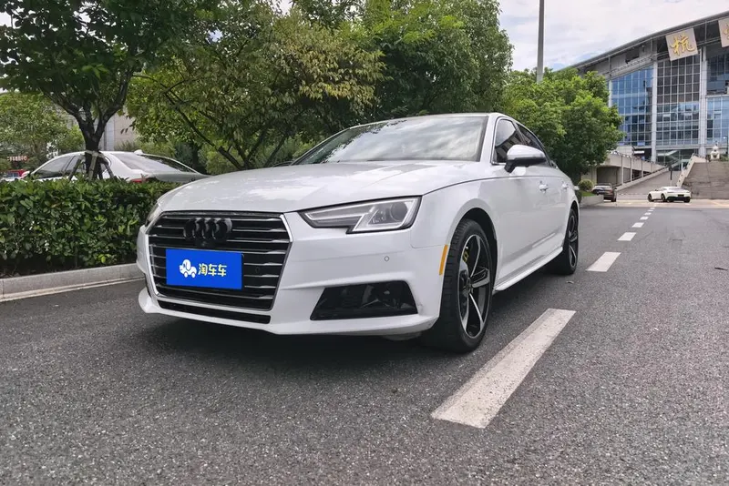 Audi A4L 30 Version 40 TFSI Version, 2018 — фото 1
