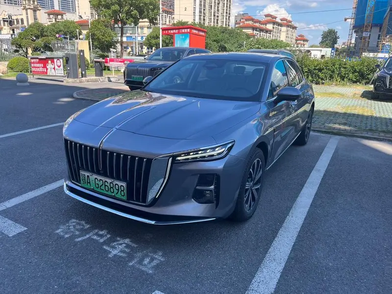 Hongqi H5 PHEV, 2025