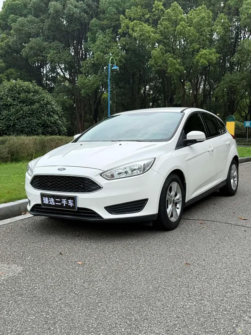 Ford Focus Classic Edition Hatchback 1.6L Auto Comfort Version Edition, 2018 — фото 1
