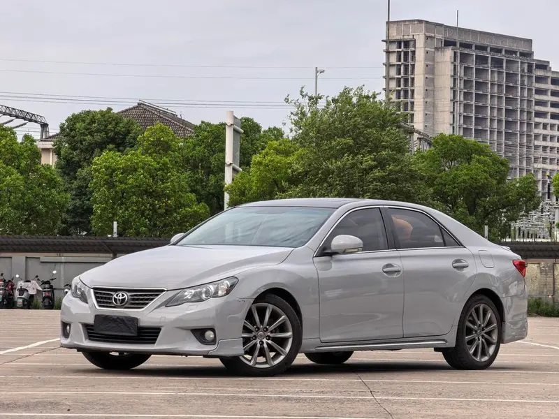 Toyota Reiz, 2012