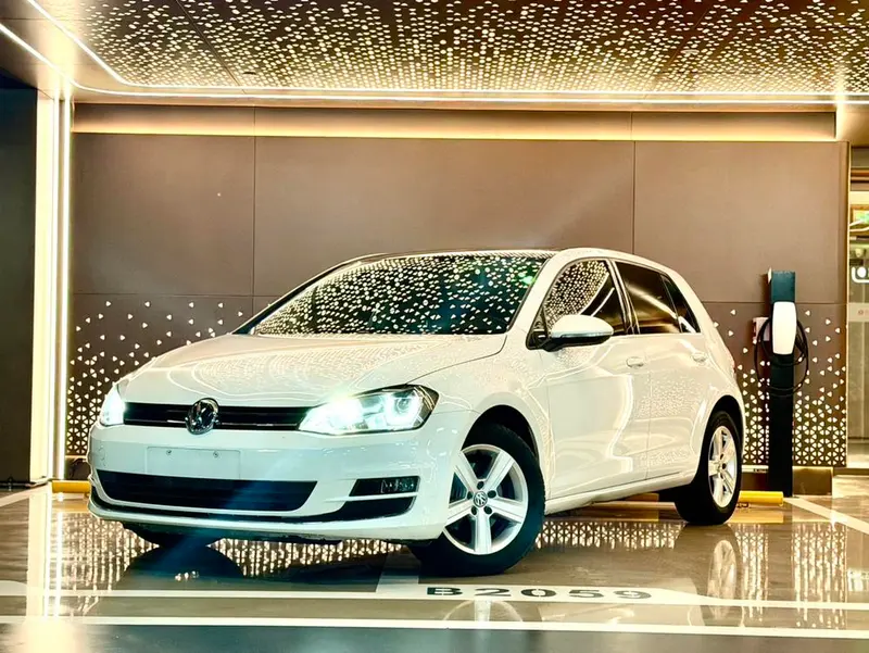 Volkswagen Golf 230TSI Auto Comfort Version, 2016 — фото 1