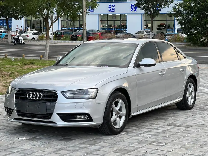Audi A4L 35 TFSI Auto Standard Version, 2013 — фото 1