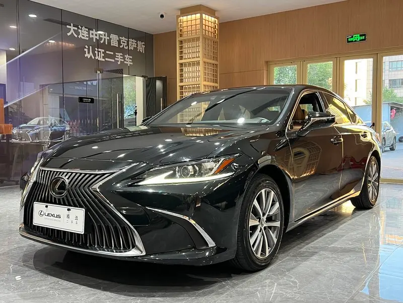 Lexus ES, 2020