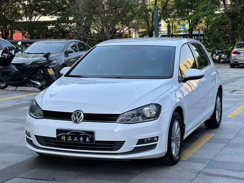 Volkswagen Golf 1.6L Auto Fashion Version, 2016 — фото 1
