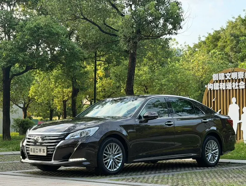 Toyota Crown, 2017