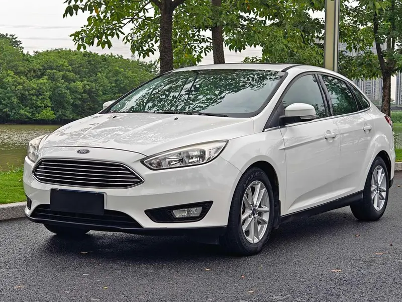 Ford Focus Sedan EcoBoost 180 Auto Flagship Version, 2015 — фото 1