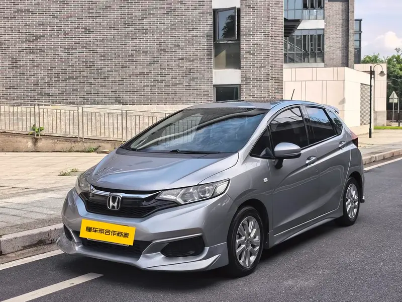Honda Fit 1.5L CVT Comfort Sunroof Edition, 2018 — фото 1