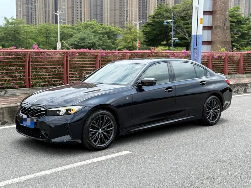 BMW 3-Series, 2023