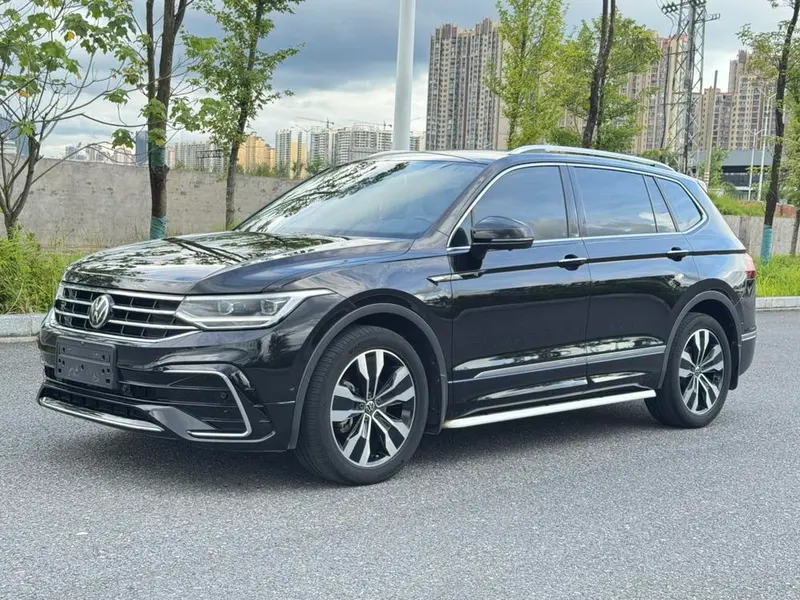Volkswagen Tiguan L 330TSI 2WD R-Line Edition, 2023 — фото 1