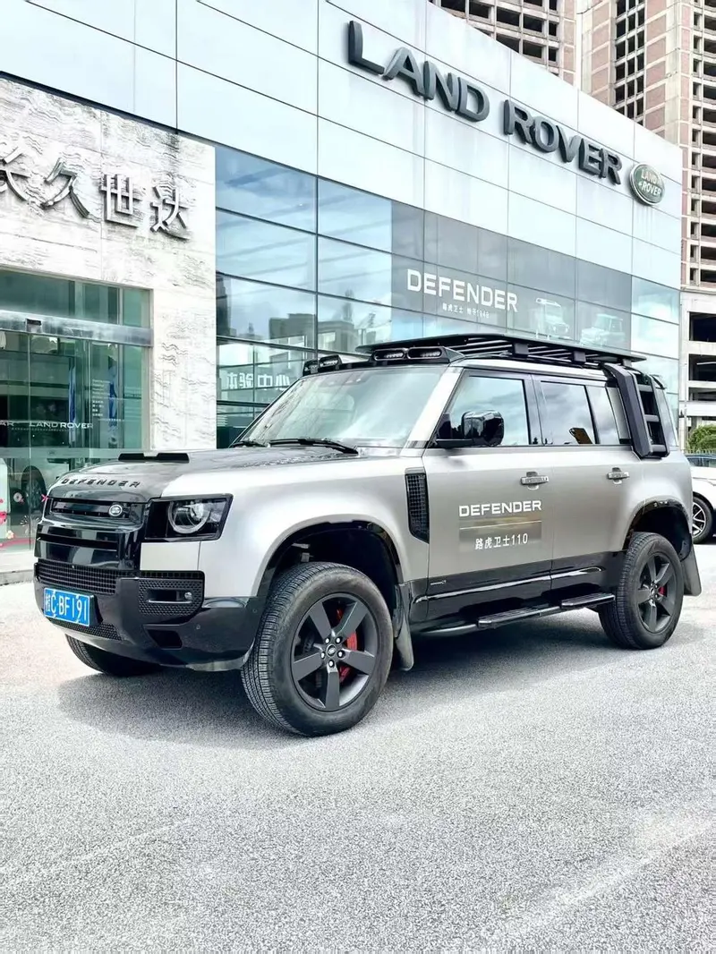 Land Rover Defender, 2025