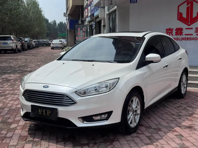Ford Focus Sedan 1.6L Auto Style Version Edition, 2017 — фото 1