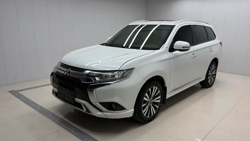 Mitsubishi Outlander, 2021