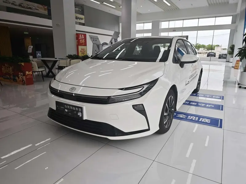Toyota Corolla Smart Hybrid Dual Engine 1.8L E-CVT Elite Edition, 2026 — фото 1