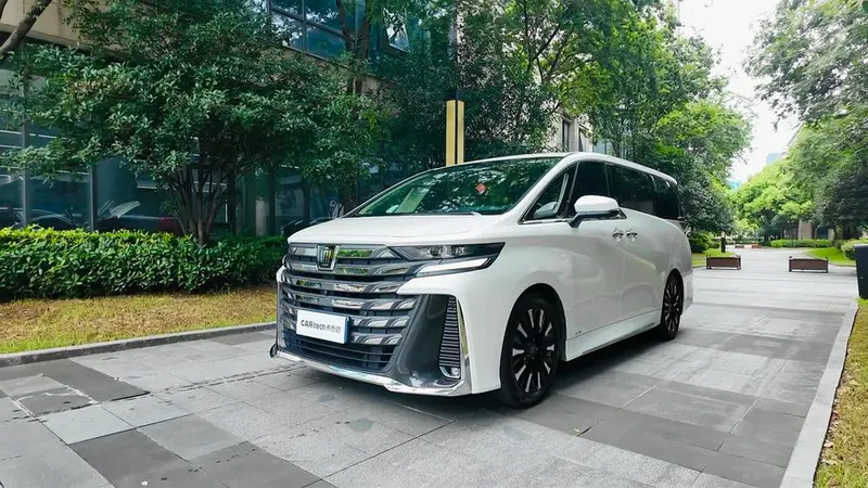 Toyota Vellfire 2.5L Auto 4WD 7 Seater Edition, 2024 — фото 1