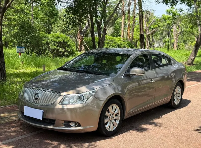 Buick LaCrosse, 2012