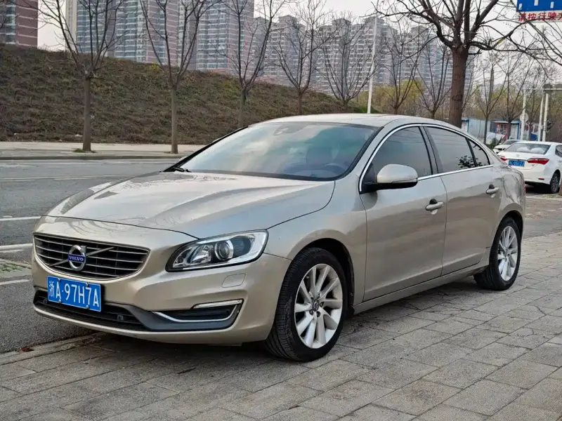 Volvo S60, 2015 — фото 1