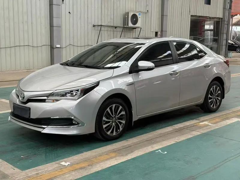Toyota Corolla Facelift Dual Engine 1.8L E-CVT Elite Edition CN5, 2017 — фото 1