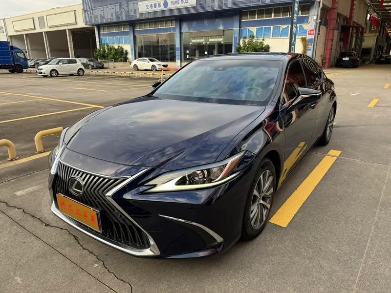 Lexus ES, 2021